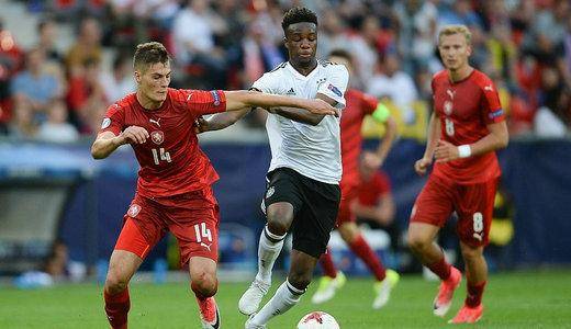 包含捷克队在欧预赛中运气不佳,陷入困境的词条 包含捷克队在欧预赛中运气不佳,陷入困境的词条