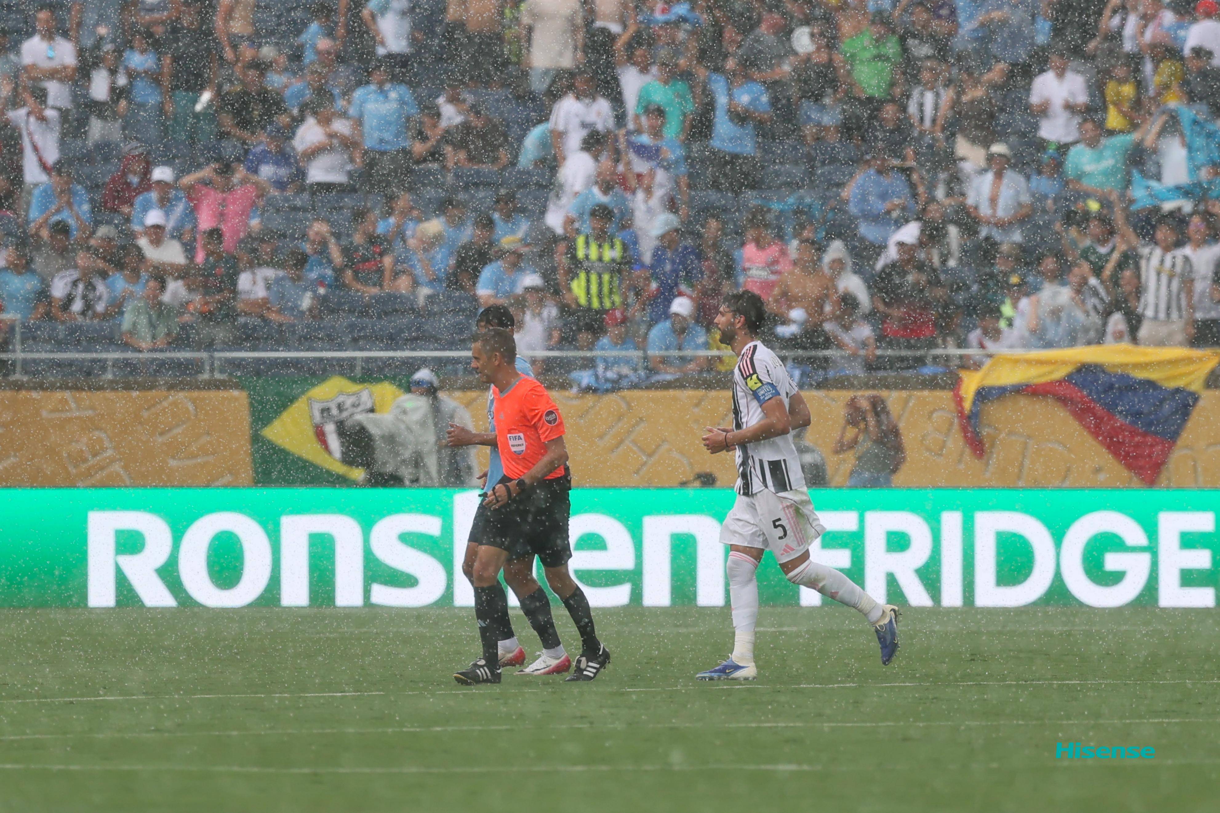 包含法兰克福皇马不相让，争夺小组第一的词条