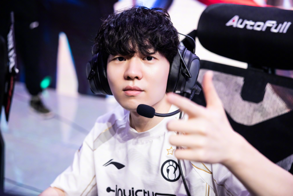 100T翻盘EDG，Peanut拿下关键大龙强强对话成都决赛之夜，让粉丝疯狂欢呼的简单介绍