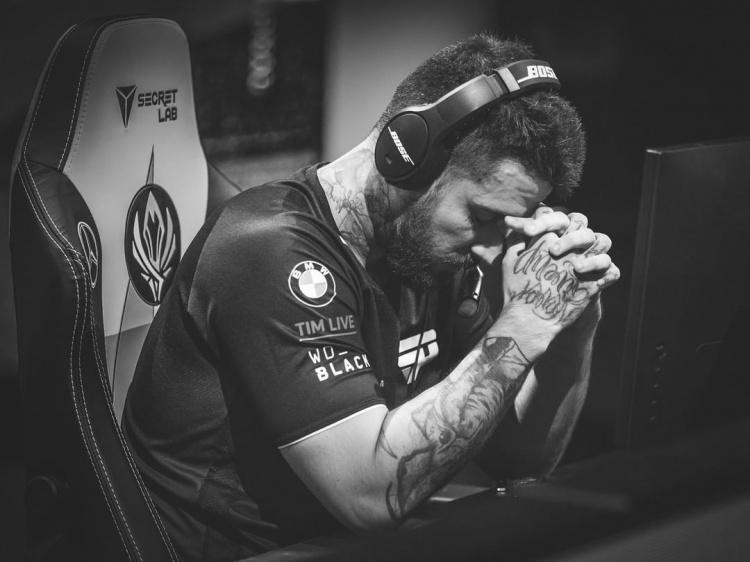 DFM鏖战V5，Ming极限生还后反打峡谷大战八强赛，成为赛场最大亮点